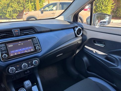 Used 2025 Nissan Versa SV FWD image 32