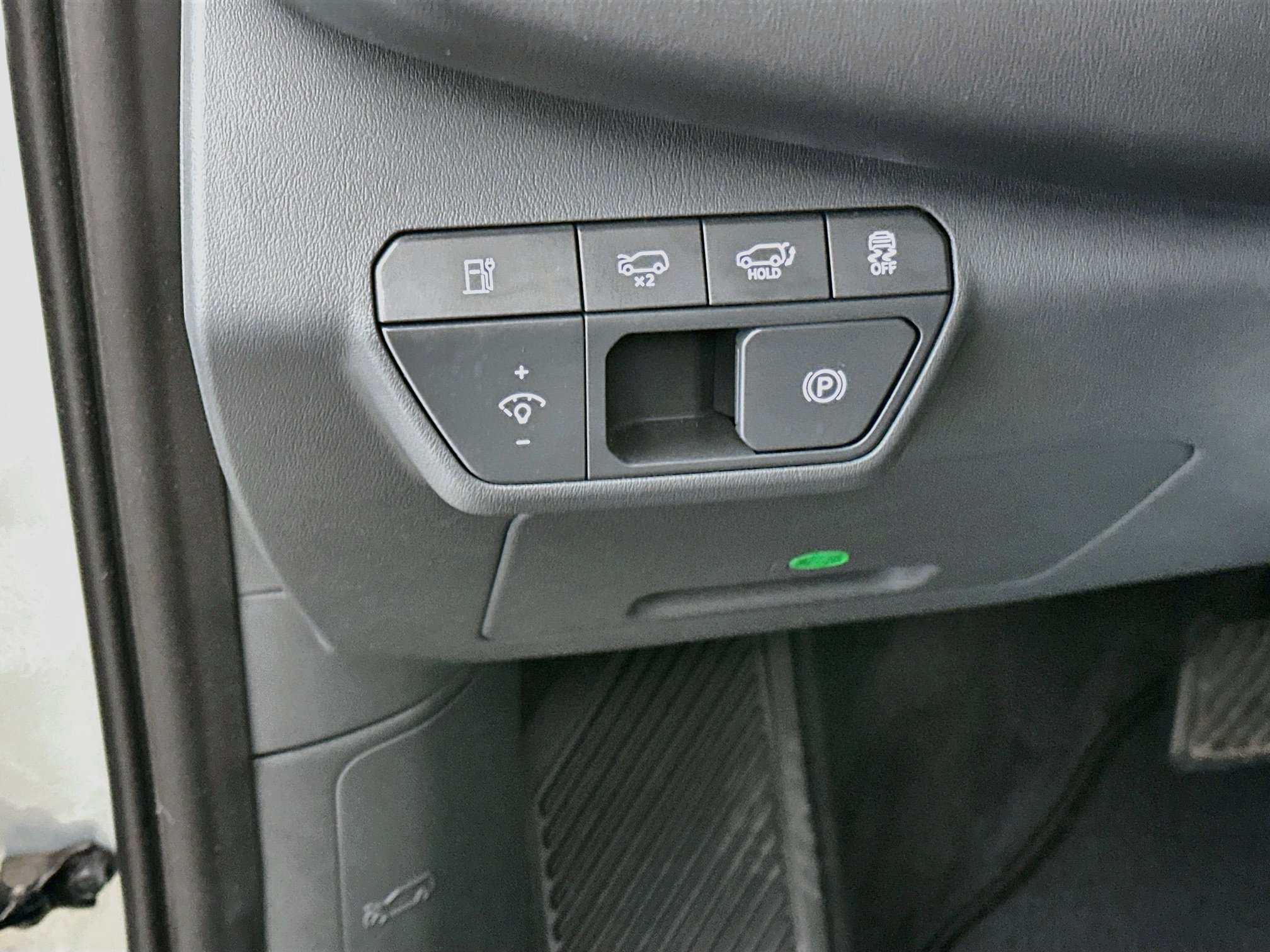 Used 2024 Kia EV9 Light Long Range RWD image 17