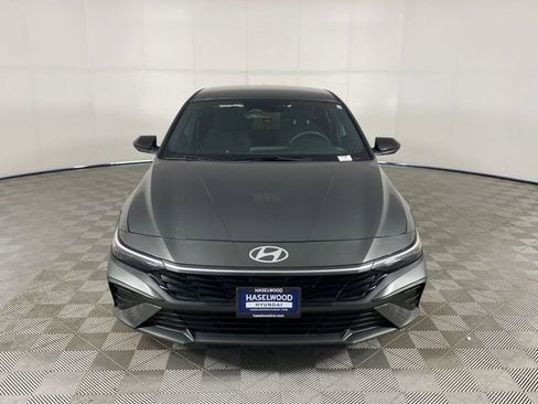 Used 2025 Hyundai Elantra Sport FWD image 25