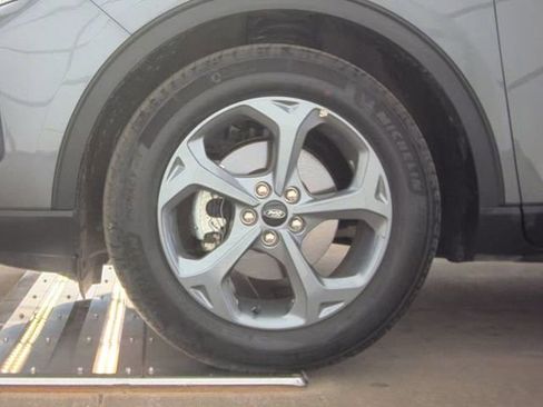 Used 2025 Ford Escape ST-Line image 3