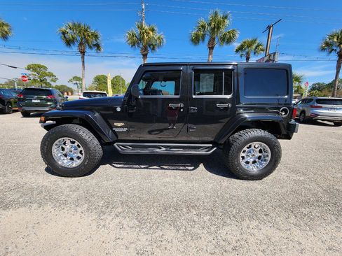Used 2013 Jeep Wrangler Unlimited Sahara w/ Connectivity Group image 2