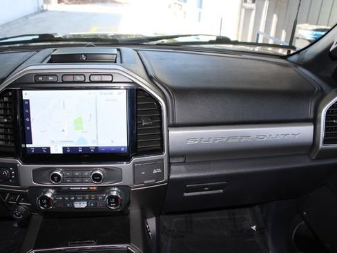 Used 2022 Ford F250 Platinum w/ Tremor Off-Road Package AWD/4WD image 33