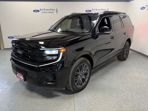 Used 2025 Ford Expedition Platinum w/ Stealth Performance Package AWD/4WD image 3