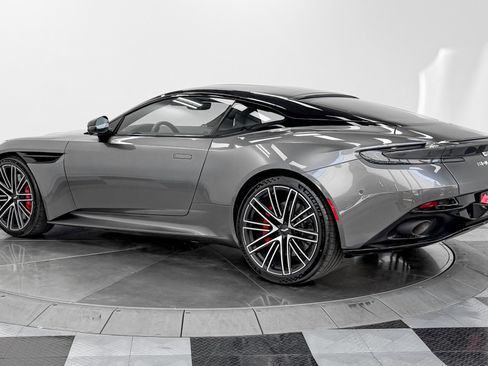 Used 2024 Aston Martin DB12 Coupe RWD image 7