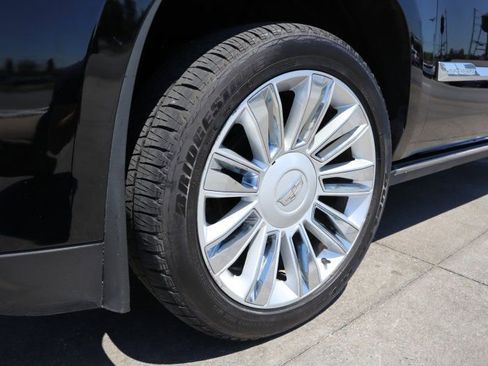 Used 2015 Cadillac Escalade ESV Platinum AWD/4WD image 8