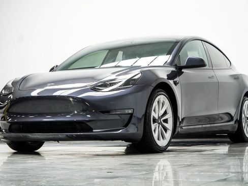 Used 2023 Tesla Model 3 Standard Range RWD image 10