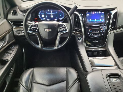 Used 2016 Cadillac Escalade ESV Platinum AWD/4WD image 22