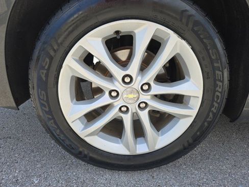 Used 2016 Chevrolet Malibu LT image 12