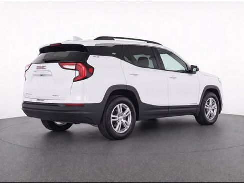 Used 2024 GMC Terrain SLE w/ Driver Convenience Package AWD/4WD image 5