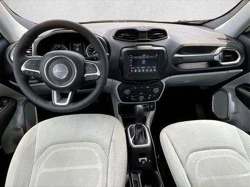Used 2018 Jeep Renegade Latitude w/ Safety & Security Group FWD image 16
