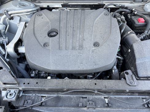 Used 2025 Volvo XC60 B5 Plus image 34