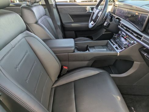 Used 2024 Hyundai Santa Fe Limited image 12