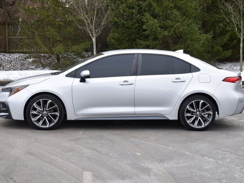 Used 2022 Toyota Corolla SE w/ Carpet Mat Package (TMS) image 25