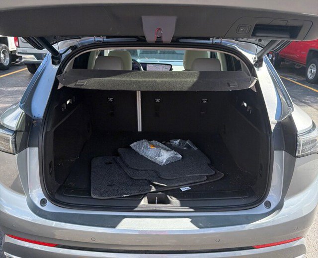 Used 2025 Buick Envision Avenir AWD/4WD image 8