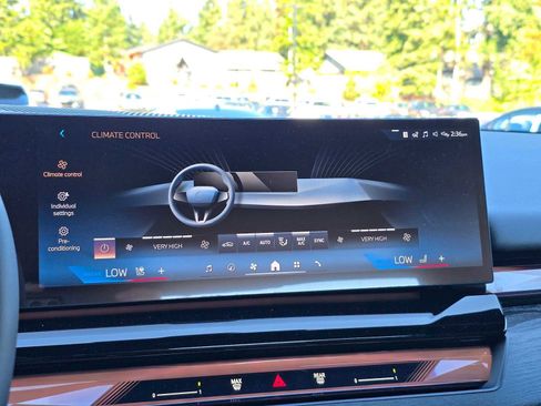 Used 2026 BMW i5 eDrive40 image 25