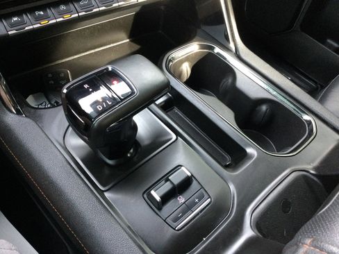 Used 2024 GMC Sierra 1500 AT4 w/ Technology Package image 20