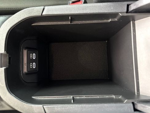 Used 2025 Toyota RAV4 XLE FWD image 28