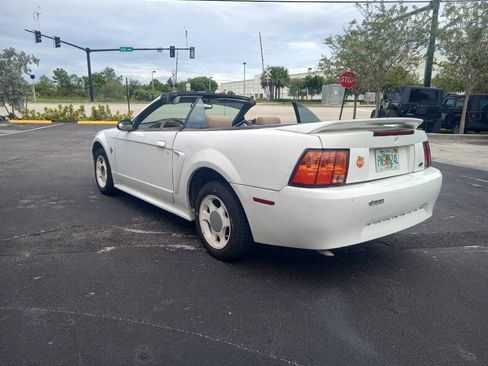 Used 1999 Ford Mustang Convertible image 11