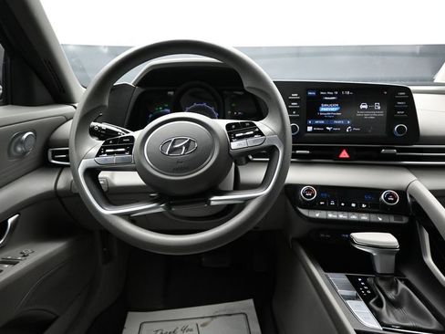 Used 2023 Hyundai Elantra Blue FWD image 13