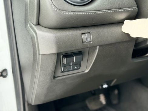 Certified 2023 Chevrolet Colorado LT w/ LT Convenience Package III image 8