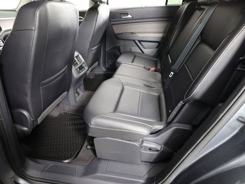 Used 2022 Volkswagen Atlas SE w/ Black Wheel Package image 17