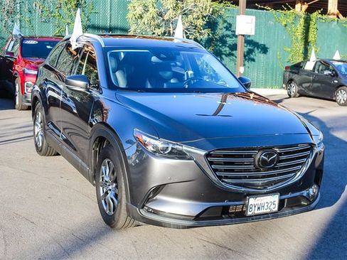 Used 2018 MAZDA CX-9 Touring w/ Touring Premium Package image 3