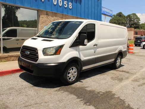 Used 2016 Ford Transit 250 130 Low Roof RWD image 3