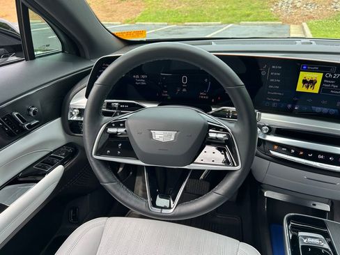 Used 2025 Cadillac Lyriq Sport AWD/4WD image 23