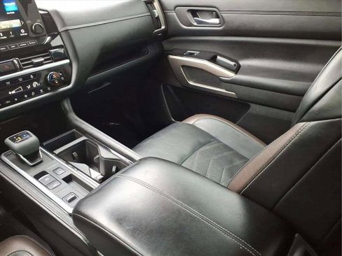 Used 2022 Nissan Pathfinder Platinum w/ Cargo Package image 13