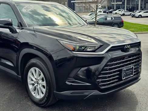 Used 2025 Toyota Grand Highlander AWD image 2