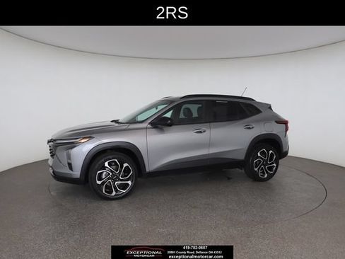 Used 2024 Chevrolet Trax RS w/ Driver Confidence Package FWD image 5