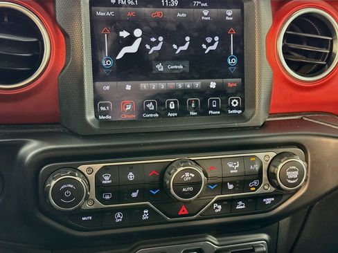 Used 2021 Jeep Wrangler Rubicon AWD/4WD image 17