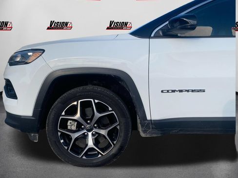 Used 2026 Jeep Compass Limited AWD/4WD image 12