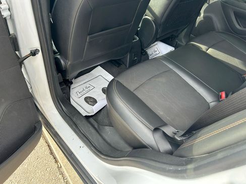 Used 2018 Chevrolet Trax LT w/ Redline Edition image 9