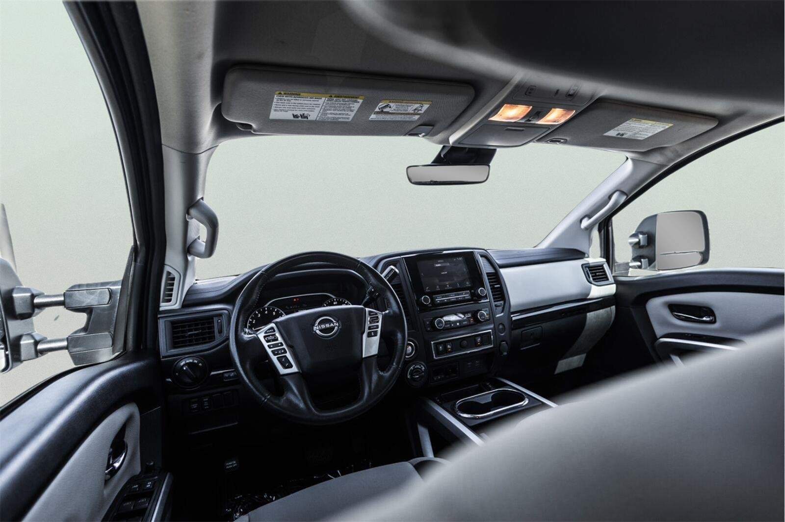 Used 2024 Nissan Titan SV w/ SV Convenience Package AWD/4WD image 2