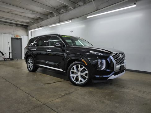 Used 2021 Hyundai Palisade Limited image 2