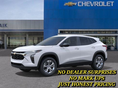 New 2026 Chevrolet Trax LS FWD image 2
