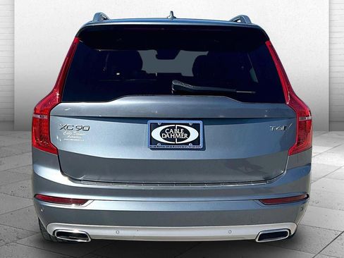 Used 2018 Volvo XC90 T6 Momentum w/ Convenience Package image 6