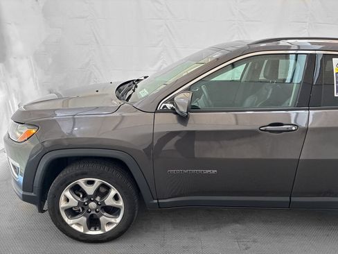Used 2017 Jeep Compass Limited AWD/4WD image 3