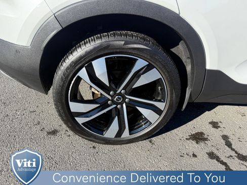 Used 2024 Volvo XC40 B5 Ultimate w/ Protection Package Premier image 14