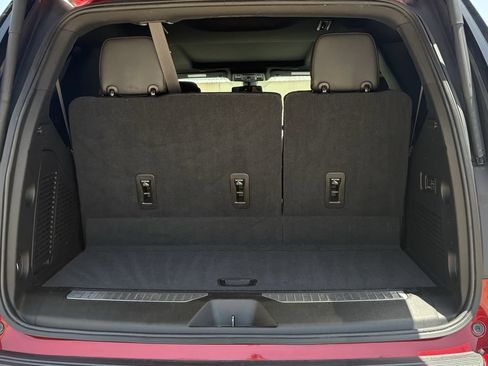 Used 2021 GMC Yukon AT4 w/ Rear Media and Nav Package AWD/4WD image 29