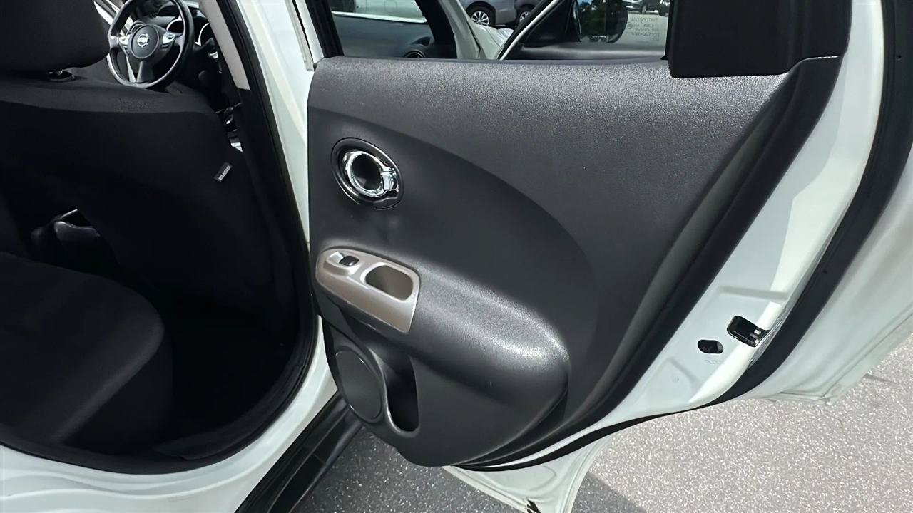 Used 2012 Nissan Juke SV AWD/4WD image 27
