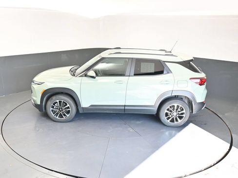 Used 2025 Chevrolet TrailBlazer LT AWD/4WD image 48