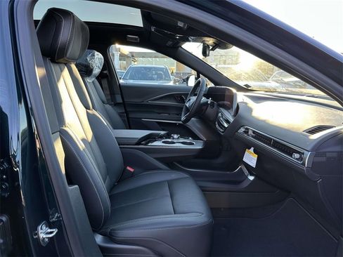 New 2026 Cadillac Lyriq Premium Luxury image 10