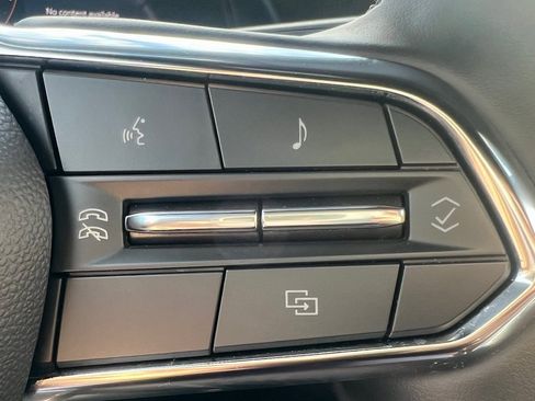 Used 2025 Chevrolet Suburban Z71 image 5