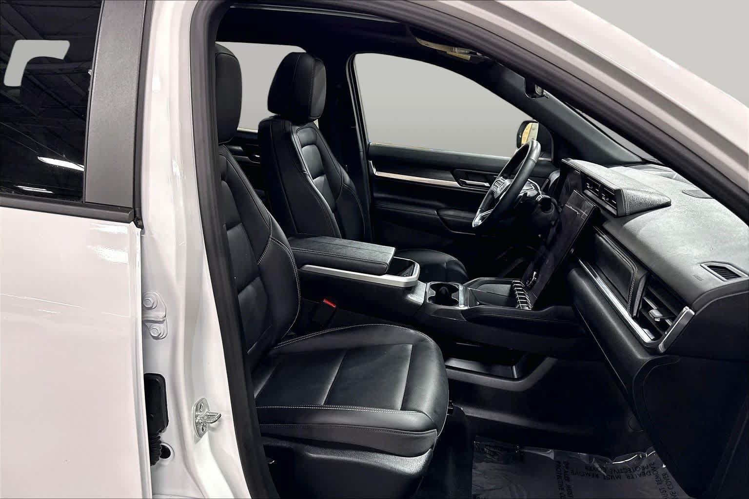 Used 2025 GMC Terrain Elevation w/ Elevation Premium Package AWD/4WD image 9
