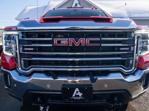 Used 2022 GMC Sierra 2500 SLT w/ SLT Premium Package image 9