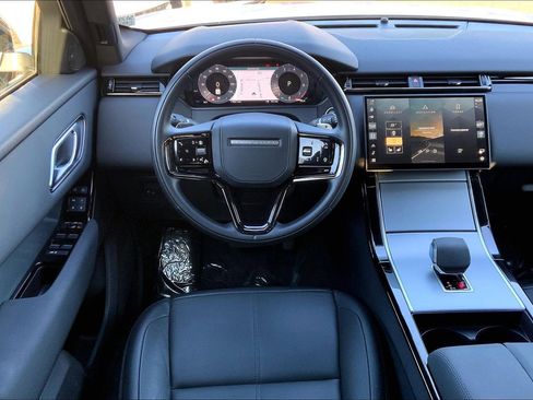 Used 2025 Land Rover Range Rover Velar S image 5