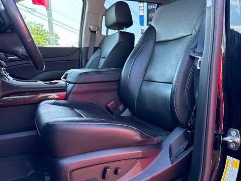 Used 2020 GMC Yukon SLT w/ HD Trailering Package AWD/4WD image 14