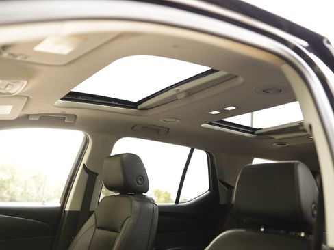Used 2020 Chevrolet Traverse Premier w/ Redline Edition FWD image 25